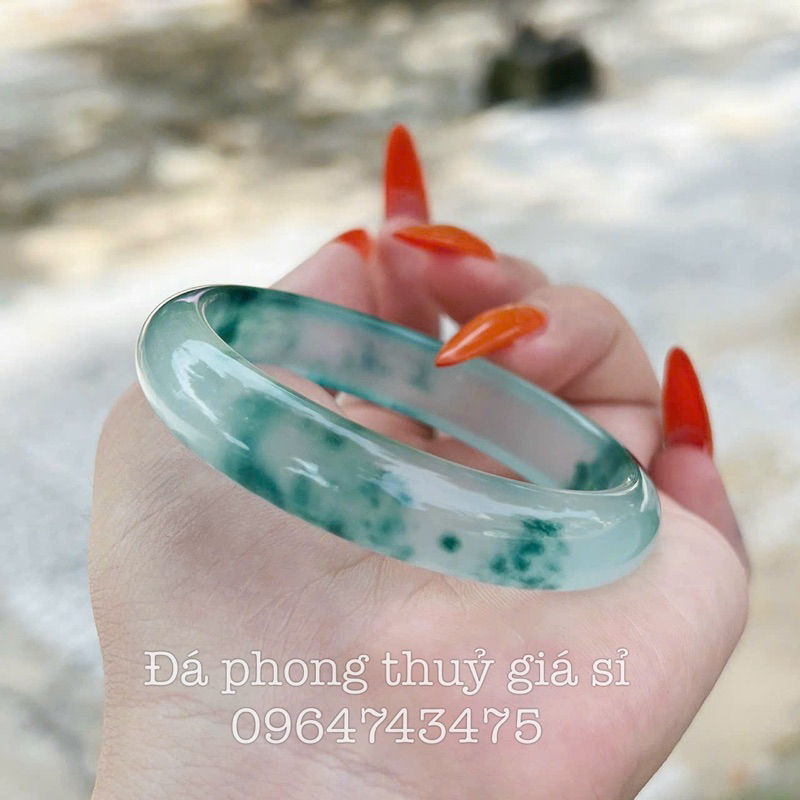 Vòng bản liền thach anh du long siêu trong biến thể siêu đẹp mịn size 52-60mm