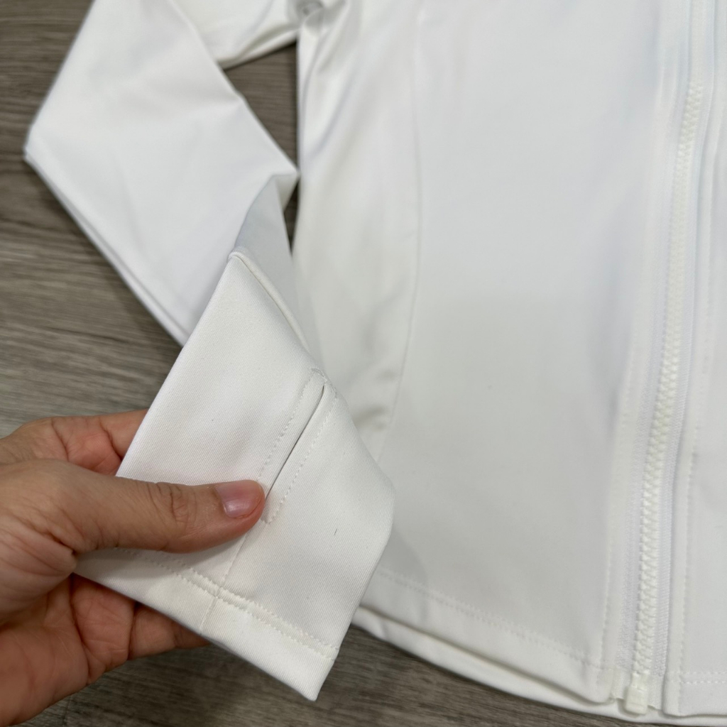Áo Khoác Thể Thao Nữ Ôm Body Tay Dài Xỏ Ngón Vải Thun Co Dãn 4 Chiều