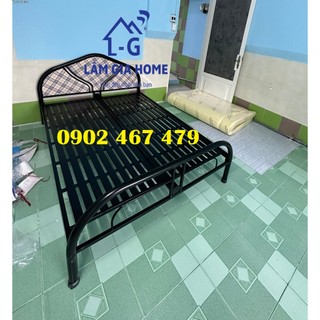 Giường sắt ống tròn màu đen sơn tĩnh điện mẫu mới giường đơn