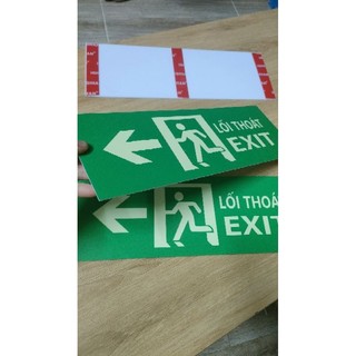 Biển dạ quang Lối Thoát EXIT trái chất liệu mica có băng keo 3M bóc dán trực tiếp