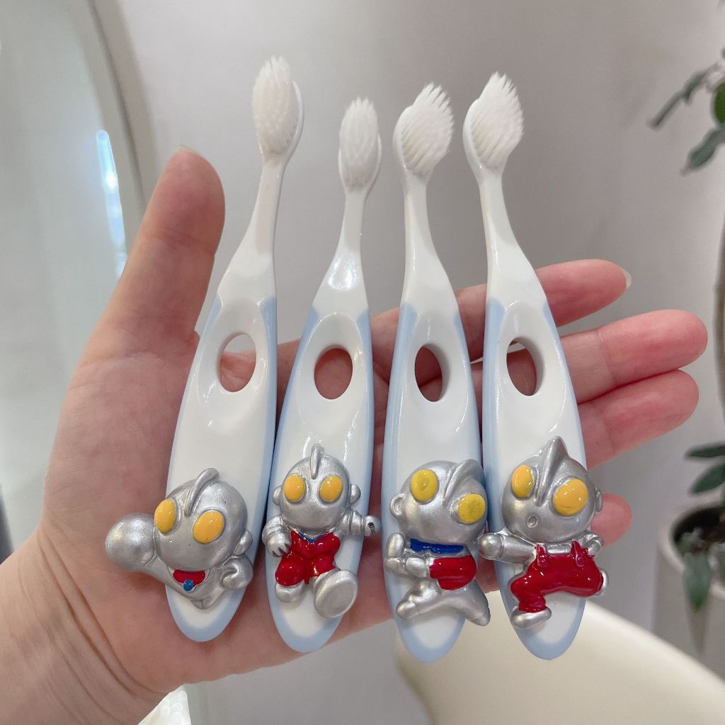 Bàn Chải Đánh Răng Lông Mềm Cho Bé Siêu Nhân Công Chúa Kitty Gấu Dâu