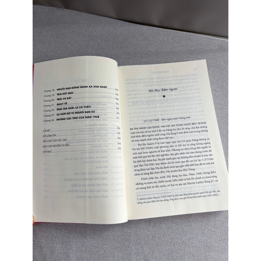 Sách - Người hỏa tiễn