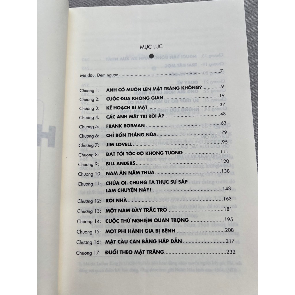 Sách - Người hỏa tiễn