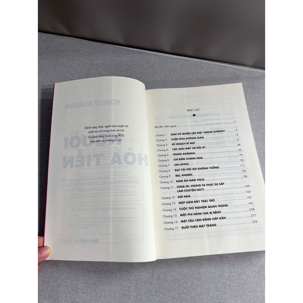 Sách - Người hỏa tiễn