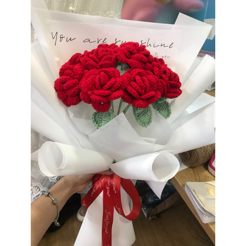 Bó hoa hồng handmade nhiều loại bằng len cao cấp, hoa giả trang trí, dùng làm quà tặng vô cùng ý nghĩa - L04