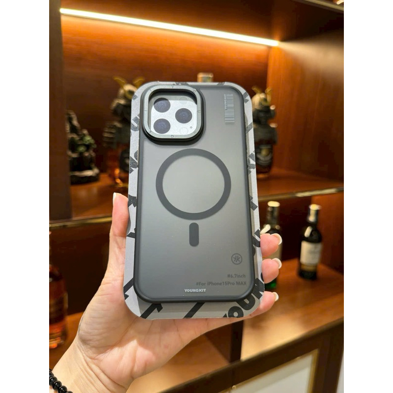 Ốp lưng nhám viền màu hỗ trợ sạc Iphone 15 Pro Max, 14 Pro Max viền camera kim loại hãng YOUNGKIT cao cấp