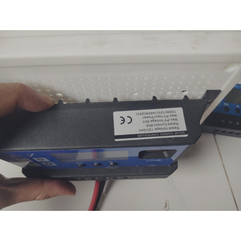 Điều khiển sac PWN 12/24 Auto 30A, 60A chuyên dụng dành cho tấm pin NLMT