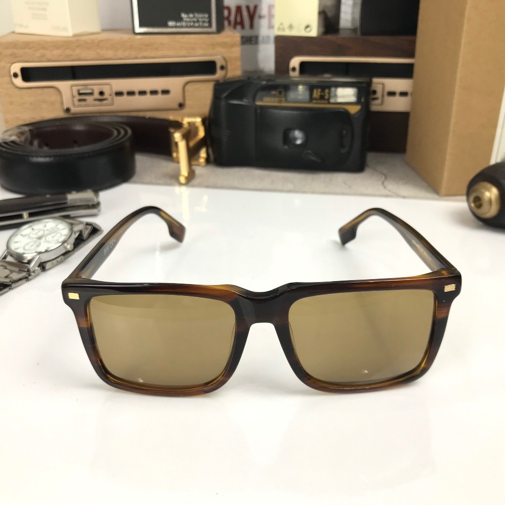 Kính mát Hugo Boos sản xuất tại Đức tròng nâu trà đi ban ngày và ban đêm. Kính Unisex dành cho cả nam và nữ