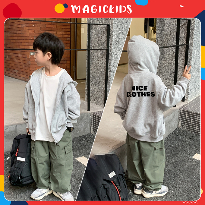 Áo khoác hoodie cho bé trai Magickids có mũ in chữ thân sau chất nỉ lót bông dày dặn cho bé từ 12 đến 35kg AO23058