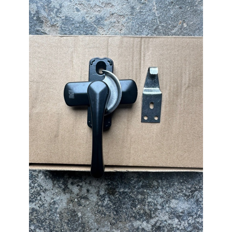 Khóa sò  dùng cho cửa sổ lùa