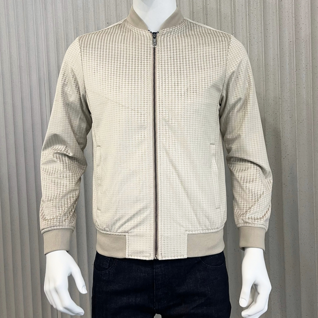 Áo khoác bomber 2 lớp nam ARISTINO AJK011W3 hoạ tiết vải Polyester dáng Regular fit suông vừa cổ bomber thời trang