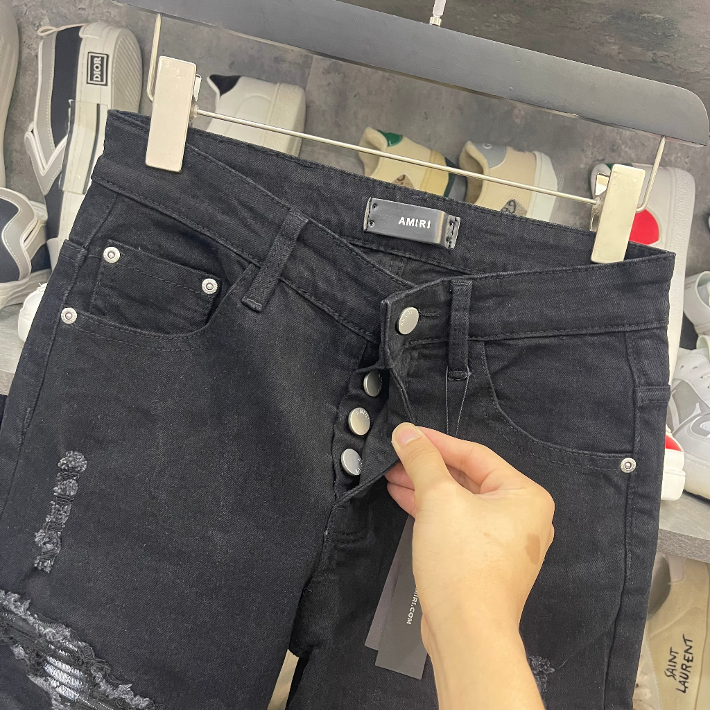 Quần jean bò nam Amiri slimfit đen rách tua dọc đùi vá vải nhăn sọc đen trắng 4 cúc chữ cao cấp HOT 2023