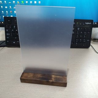 Menu mica đủ kích thước A4,A5,A6, Kệ menu đế gỗ, bảng mica đẹp, thẳng ,nghiêng