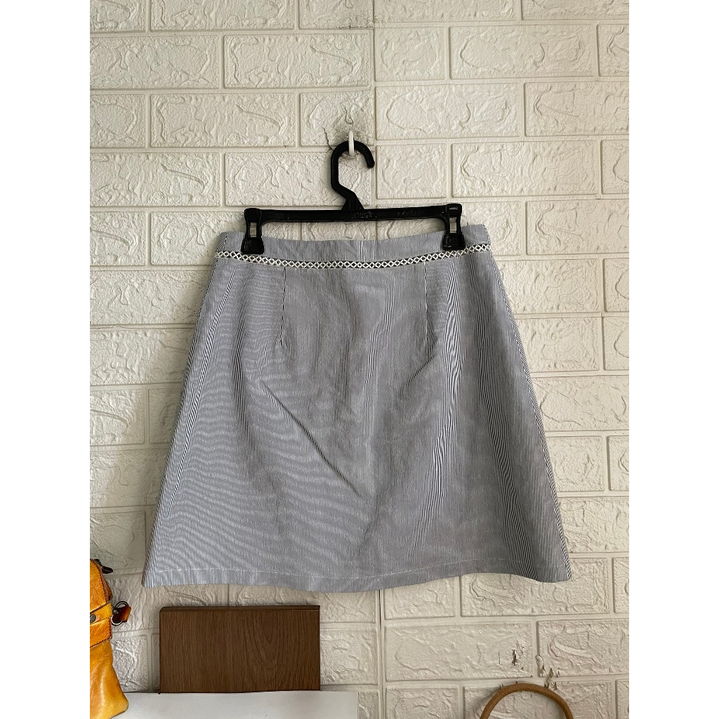 Chân váy A cài nút HNOSS