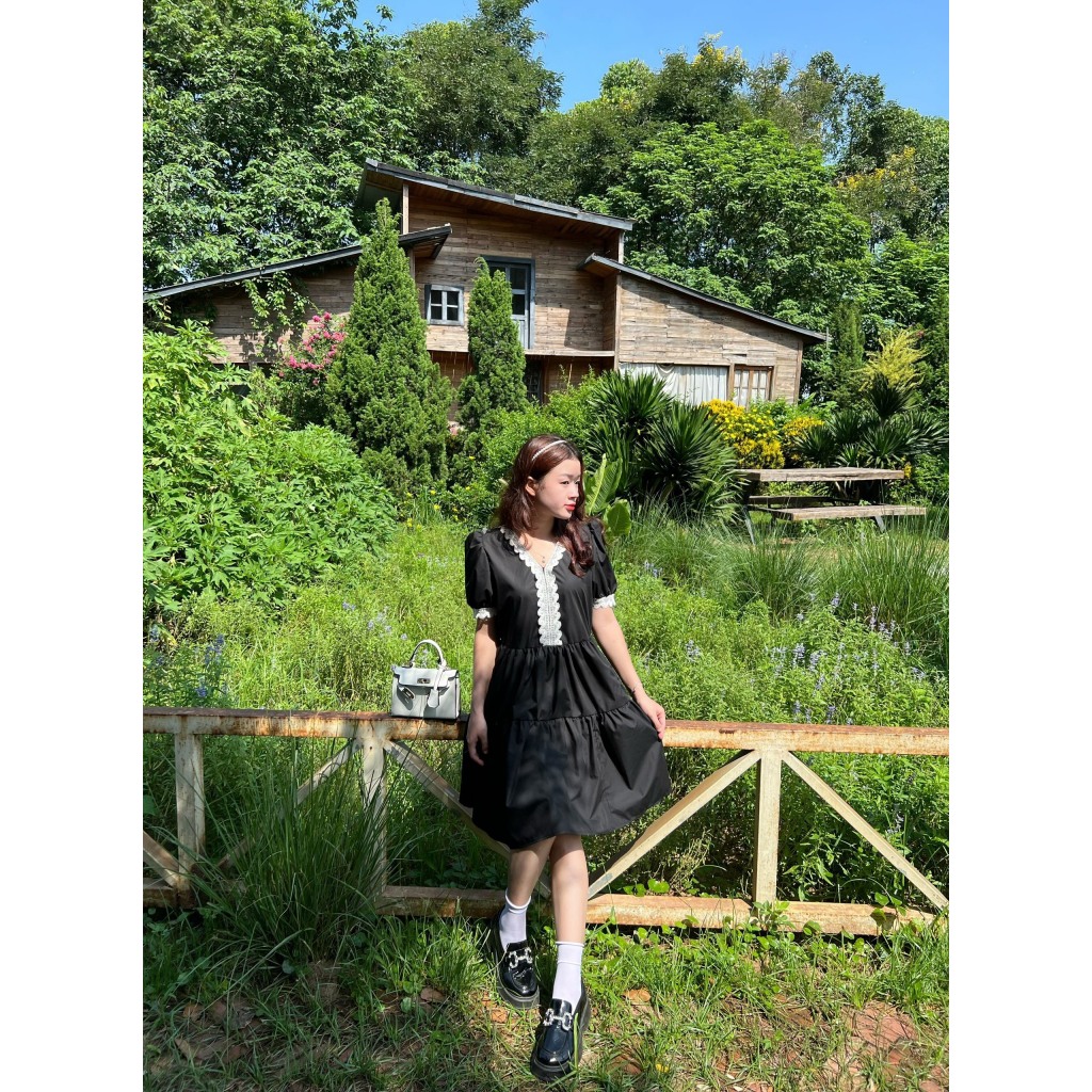 Váy Baby Doll Cerise ngắn tay có ren trước ngực điệu đà tay bồng chân váy rút nhăn chất liệu thô trơn mềm mại full size