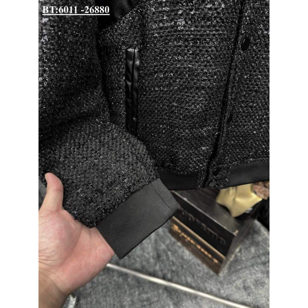 Áo Khoác Bomber Nam Nữ Phối Viền Da Cúc Bấm Sành Điệu, Chất Vải Dạ Lấp Lánh Tạo Phong Cách Sang Chảnh Thời Thượng