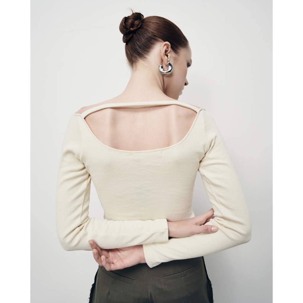 Áo kiểu nữ tay dài màu kem sáng & nâu cut-out lưng - là min - STRING BACK LONG SLEEVE TOP - CREAM & BROWN