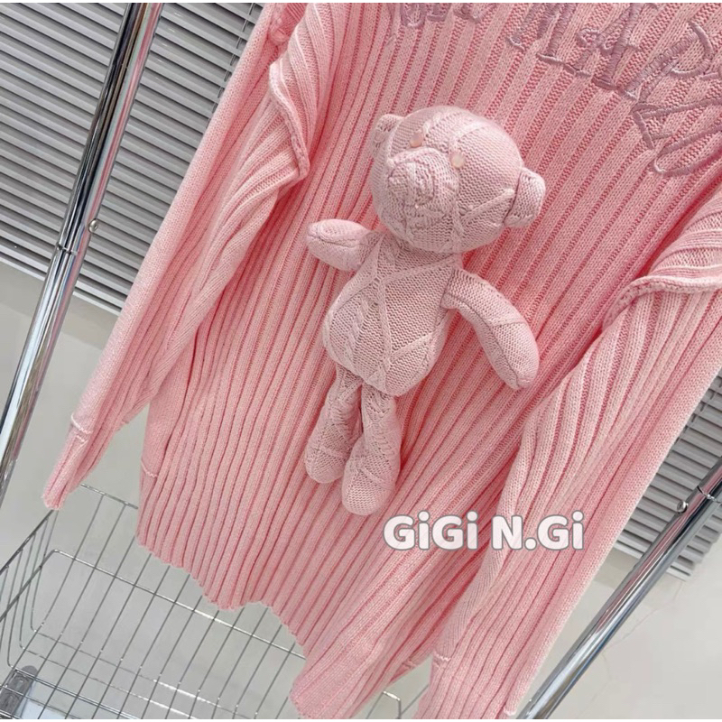 Áo len 13DE Mazo gấu cùng màu