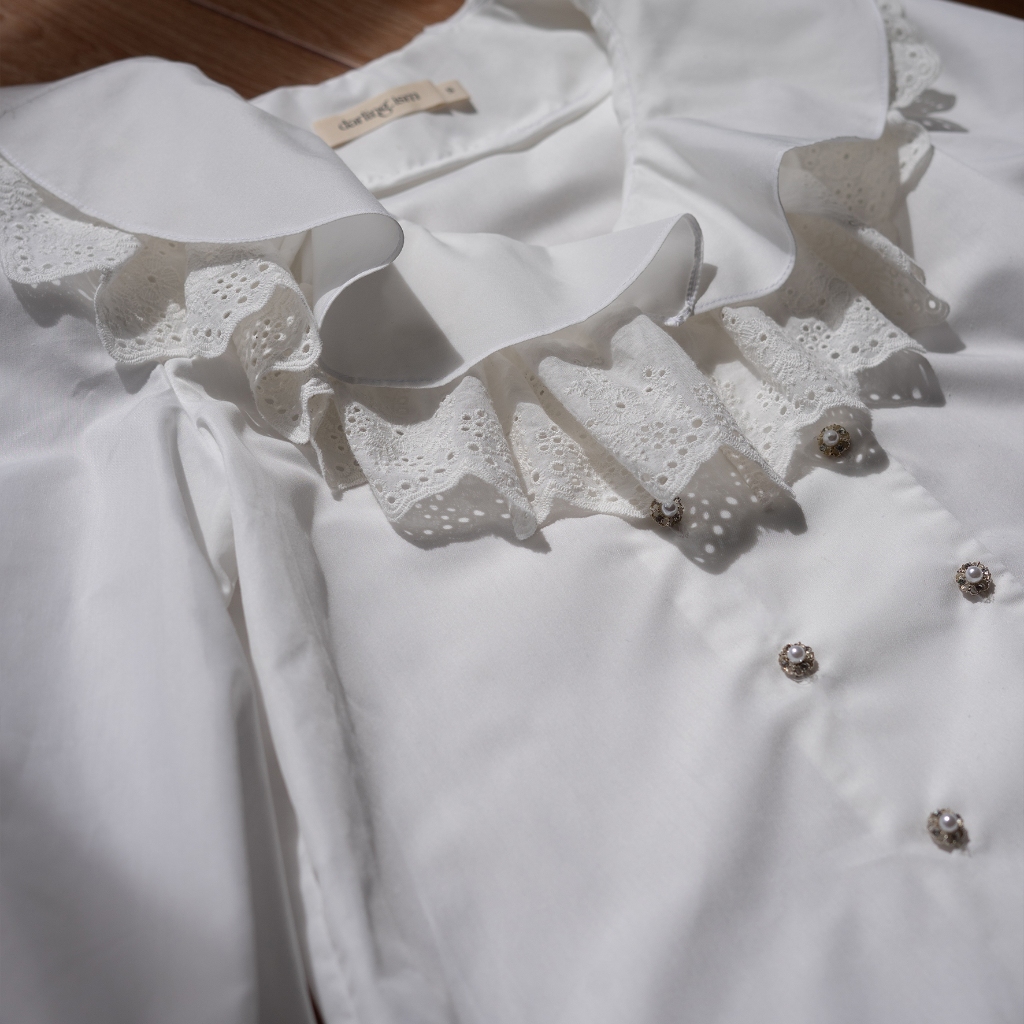 DARLING.ISM - Áo kiểu nữ tay dài cổ phối ren Evie Shirt vải cotton