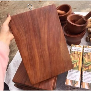 Thớt thái gỗ Nghiến. thớt gỗ nhà bếp. Dài từ 24 - 29 cm, Rộng từ 17 - 20 cm, Dày 2 cm. Thớt đẹp không lỗi nhỏ.