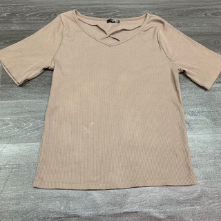 Áo Thun Kiểu Nữ SUREVE Xuất Nhật Màu Nâu Nhạt Cổ Tim Dây Chéo Tay Ngắn Cotton Gân Borip
