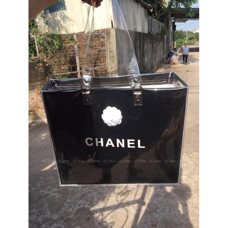 Túi custom quai da + hoa trà + dây ngọc trang trí
