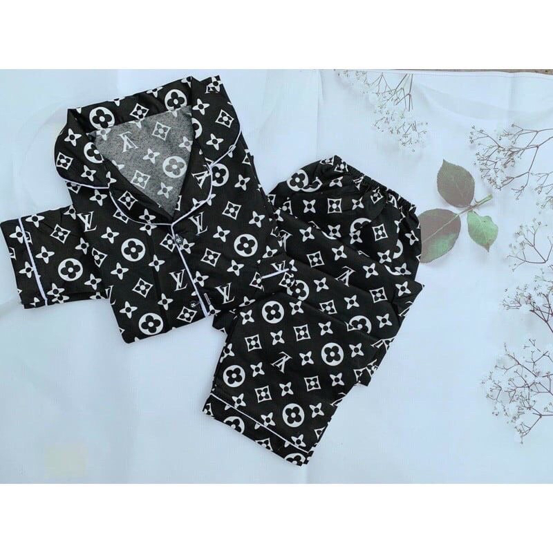 Bộ ngủ LV lụa sitan tay dài dành cho cả nam và nữ {freeship)