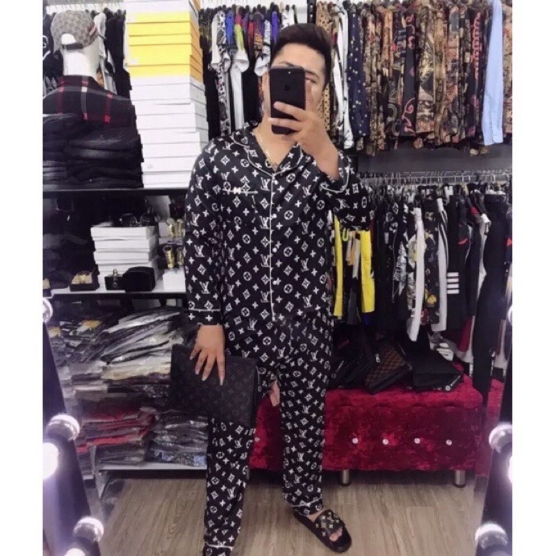 Bộ ngủ LV lụa sitan tay dài dành cho cả nam và nữ {freeship)