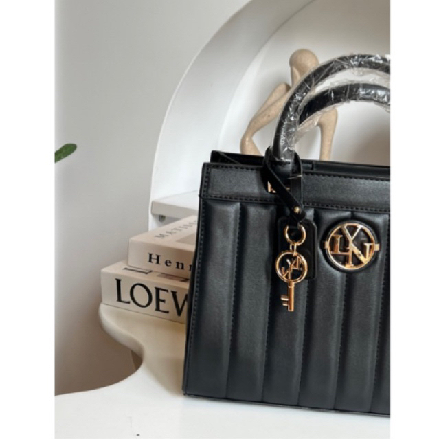 Túi sang trọng L Y N