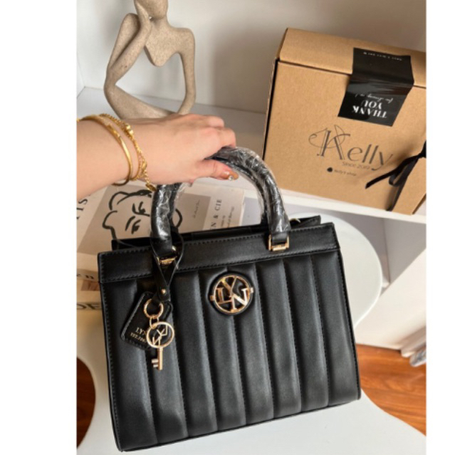 Túi sang trọng L Y N