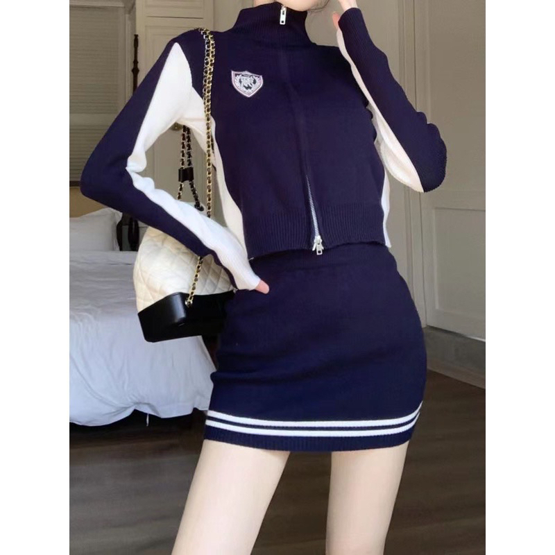 Sét Len Body 3 Chi Tiết Áo LoGo Chân Váy Viền Phong Cách Hàn quốc