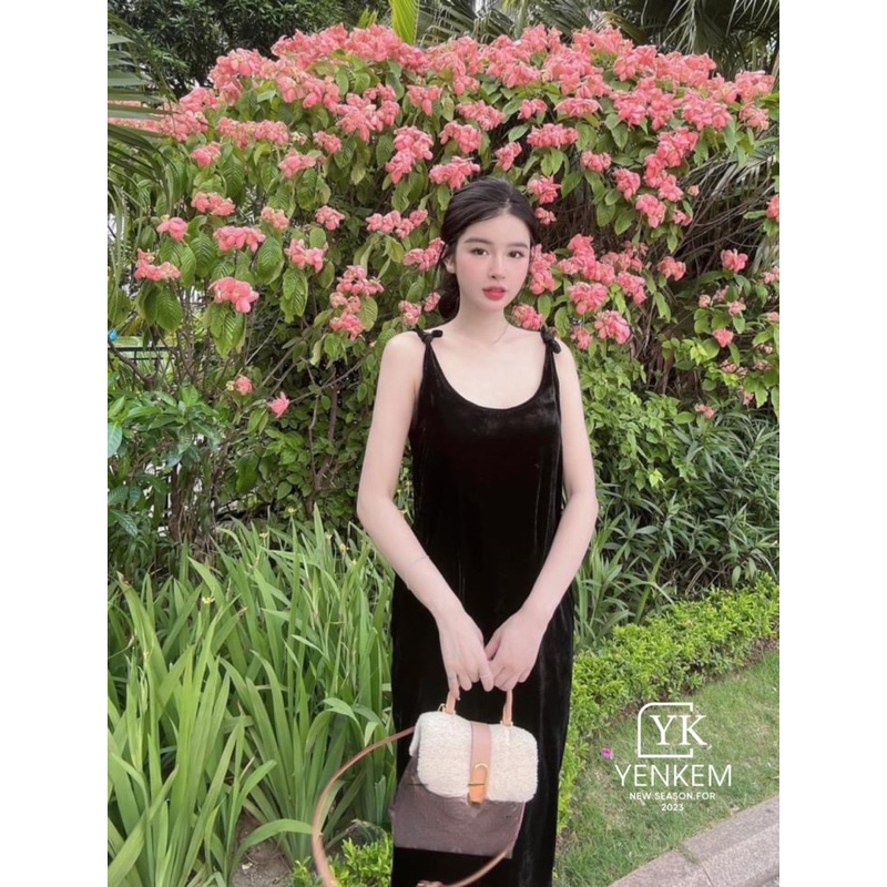 Váy Nhung The Mềm Hai Dây Có Túi