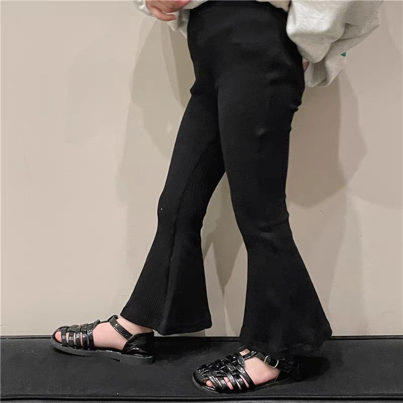 Quần ống loe phong cách sang chảnh cho bé