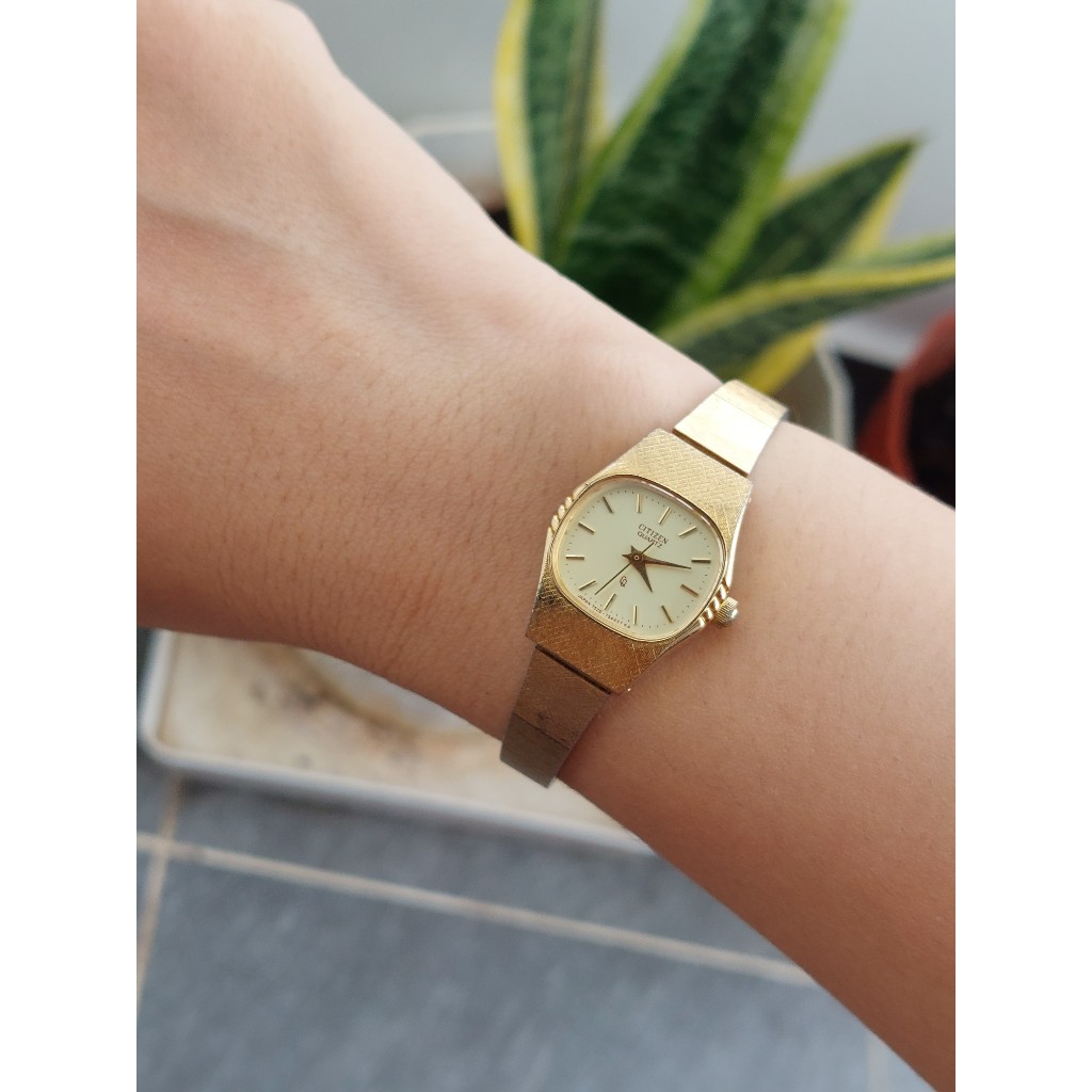 Đồng hồ nữ Citizen CQ vàng chạy pin hàng Si