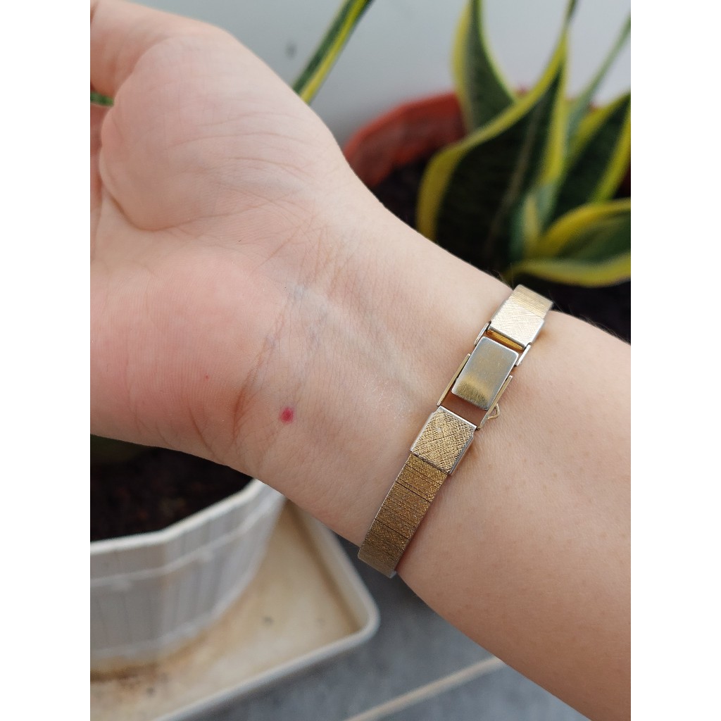 Đồng hồ nữ Citizen CQ vàng chạy pin hàng Si