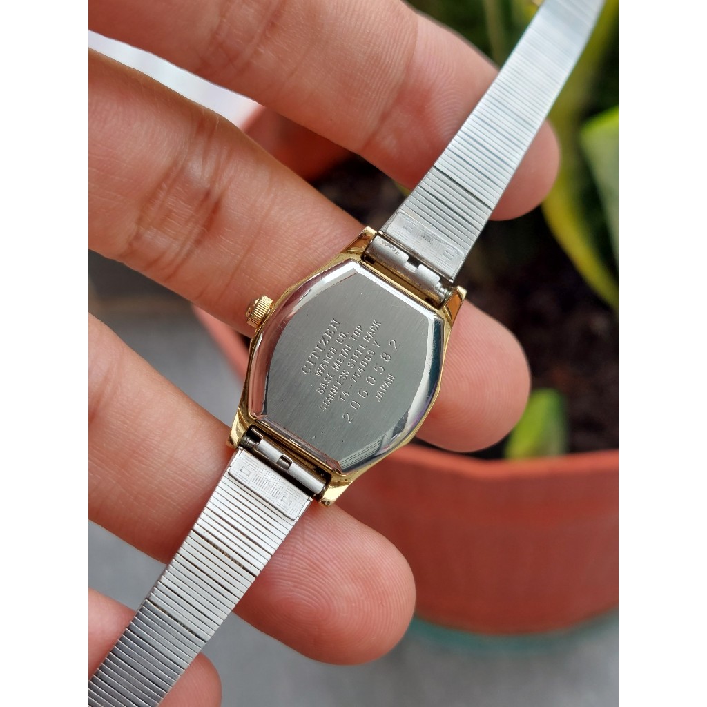 Đồng hồ nữ Citizen CQ vàng chạy pin hàng Si