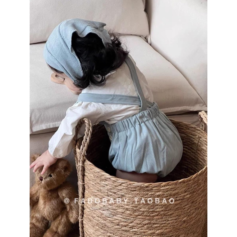 Set yếm xanh kèm sơ mi trắng cho bé gái