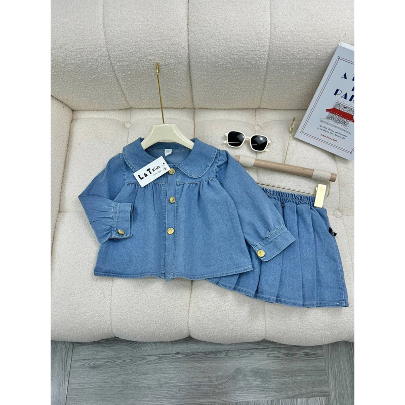 Set váy bò cổ sen màu nhạt bé gái