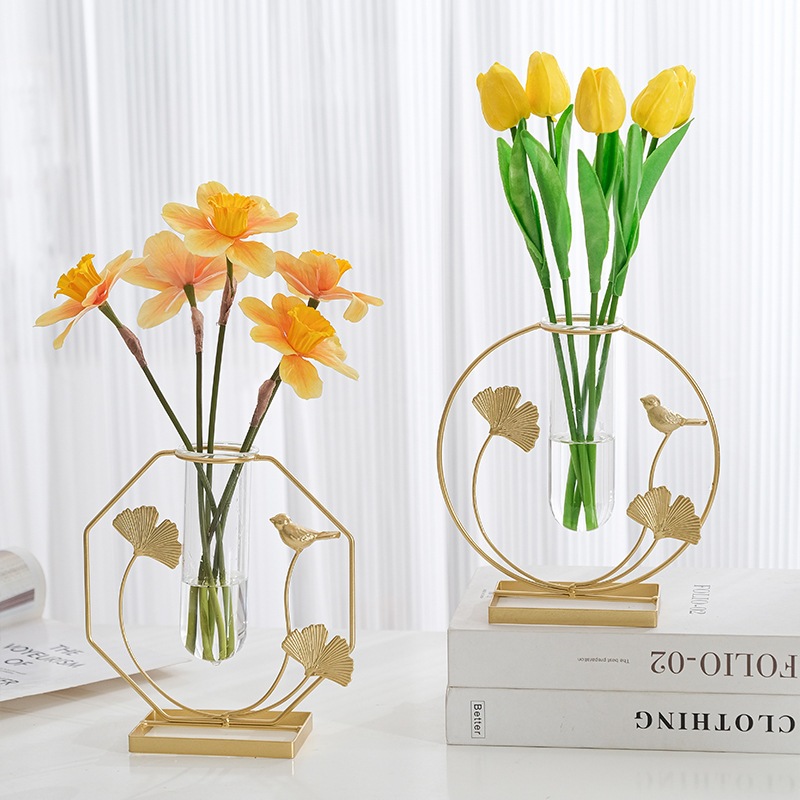 Hoa giả tuylip , cánh lá táo giả , hoa cúc.... dùng decor , trang trí nhà cửa