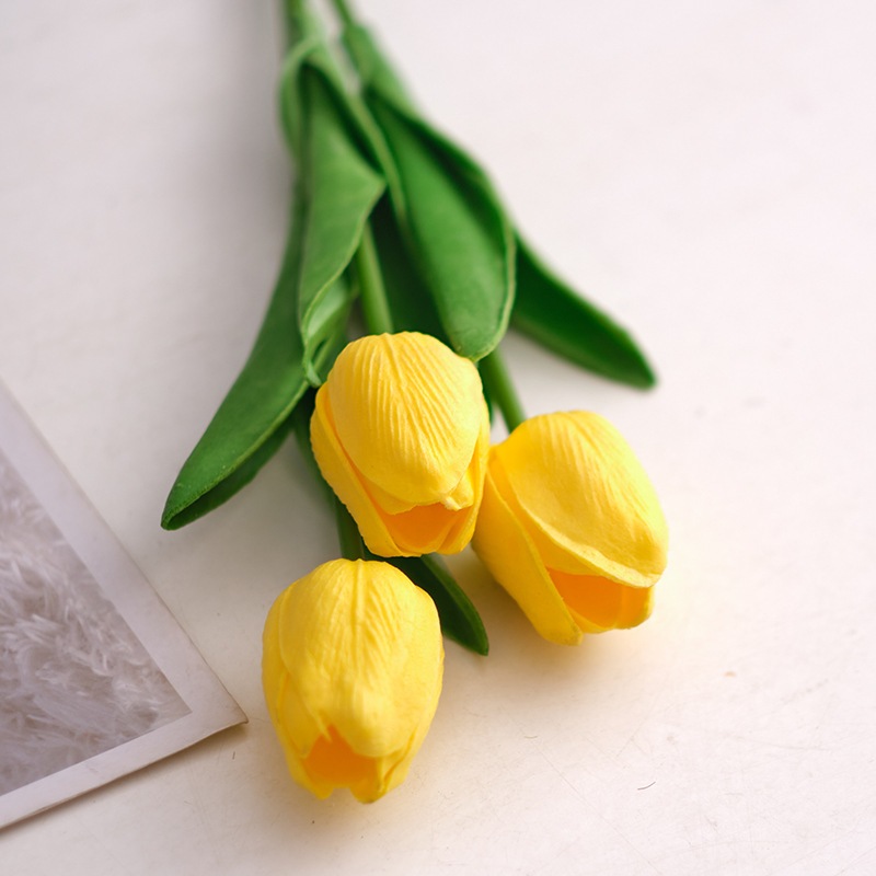 Hoa giả tuylip , cánh lá táo giả , hoa cúc.... dùng decor , trang trí nhà cửa