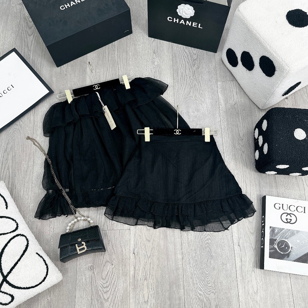 Set Bộ Đồ Nữ Tơ Hồng Áo Tơ Nhũ Trễ Vai Dài Tay Bèo Chun Gấu Mix Chân Váy Viền Bèo 2 Lớp Freesize