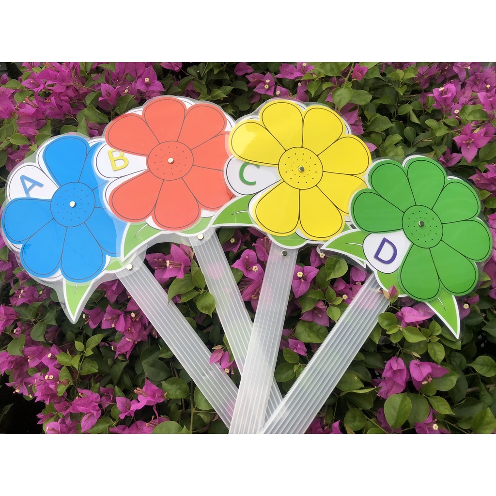 Hoa xoay trắc nghiệm 4 màu ép plactic tay cầm nhựa chắc chắn