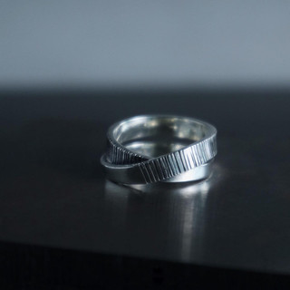 Nhẫn “xoắn đôi” bạc 925 thiết kế thủ công