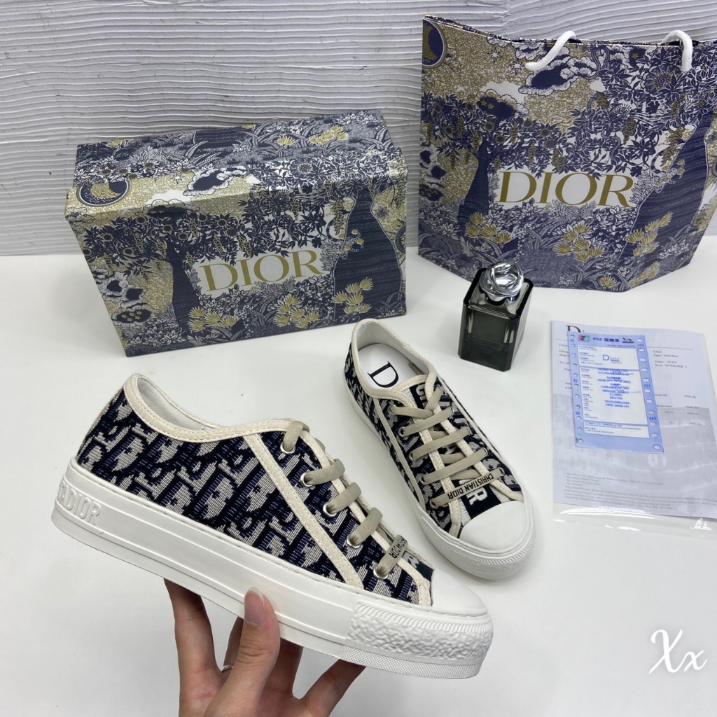 GIÀY THỂ THAO CD THÊU THỔ CẨM