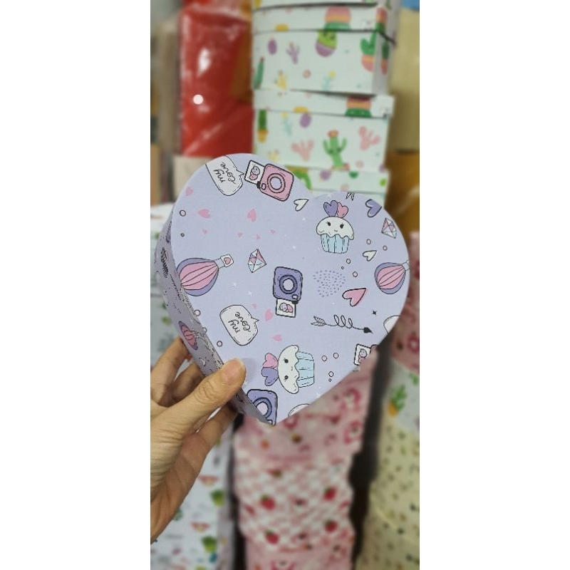 HỘP QUÀ TRÁI TIM 18CM CAO 6CM