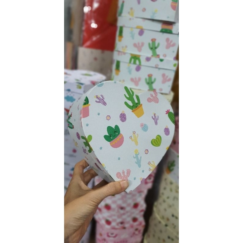 HỘP QUÀ TRÁI TIM 18CM CAO 6CM