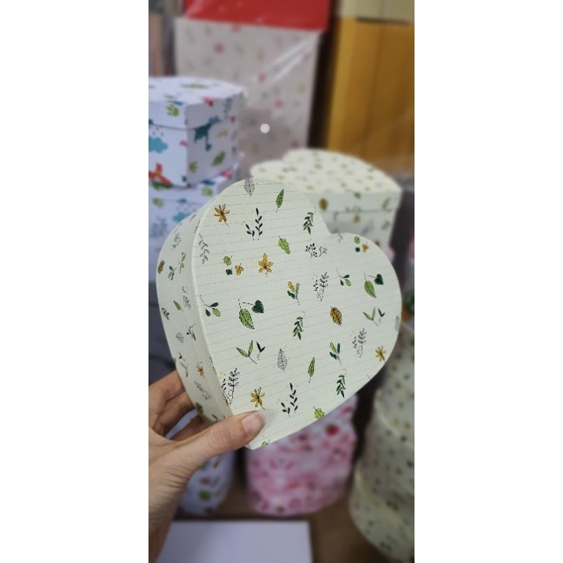 HỘP QUÀ TRÁI TIM 18CM CAO 6CM