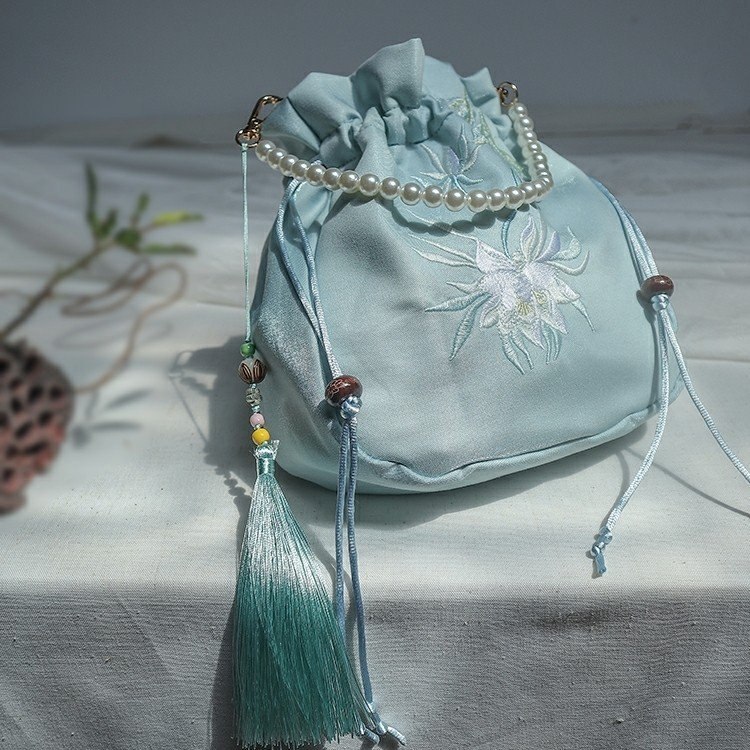 Túi dây rút thêu cổ phong