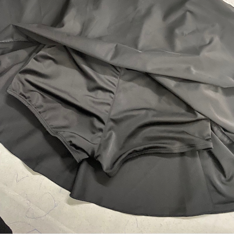 Đồ bơi kín đáo bikini 2 mảnh tay dài croptop phối váy bơi xòe màu đen phong cách hàn quốc đi biển