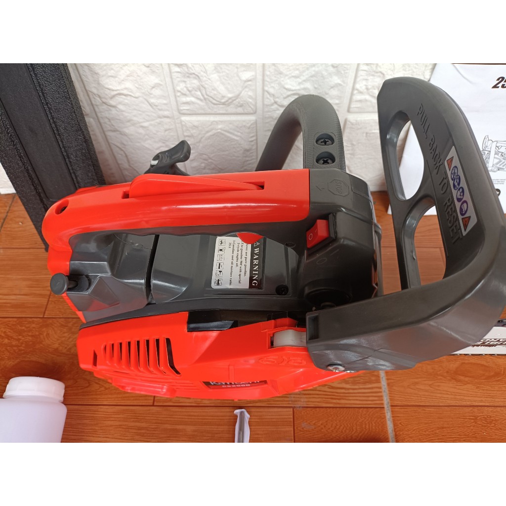 Máy cưa xích chạy xăng mini Kamochi lam 30cm